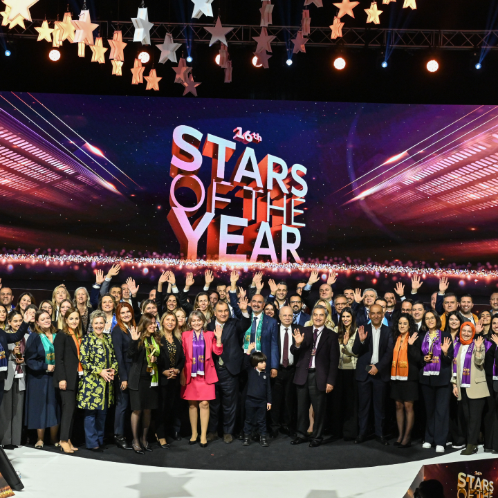 “Stars of the Year” Rewarded for The 16th Time